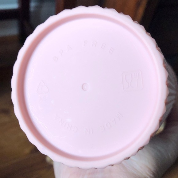 Light pink diamond studded tumbler with lid - Picture 4 of 4